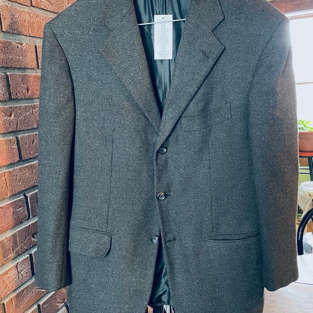 Gray Wool-Cashmere Sport Coat with Notched Lapel by Sartorio of famous Kiton!!